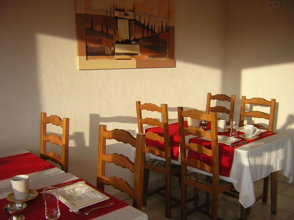 סושיים Hotel Sud Alsace מראה חיצוני תמונה