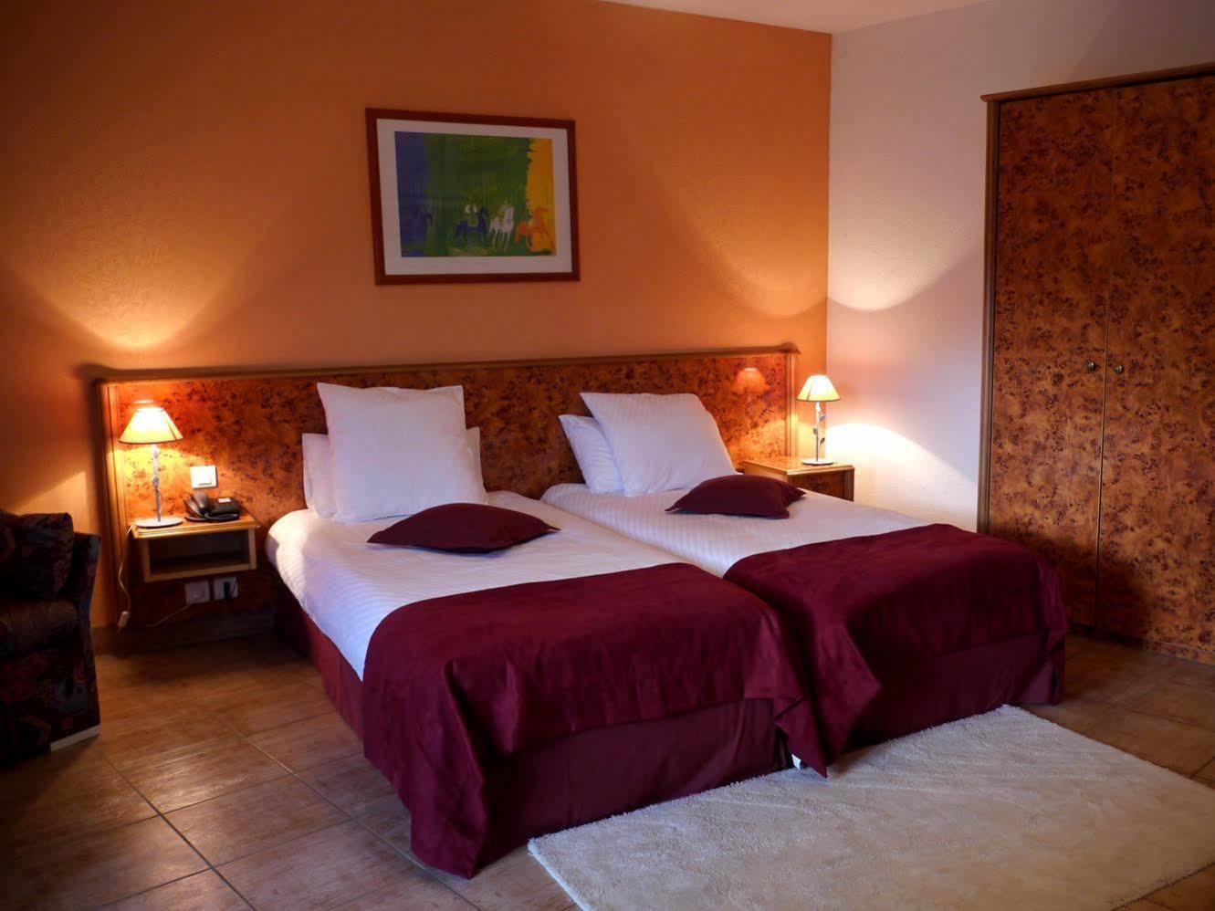 סושיים Hotel Sud Alsace מראה חיצוני תמונה